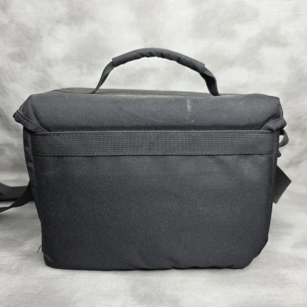 Canon camera shoulder